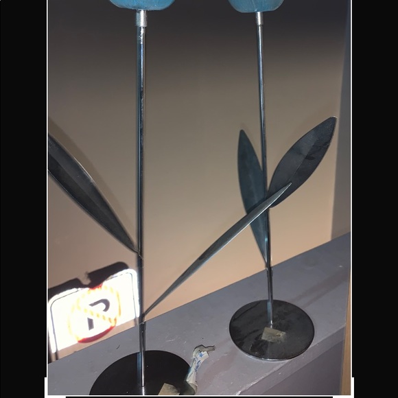 Vintage Tea Light Tulips Painted By Hand Set of Two - Picture 5 of 12